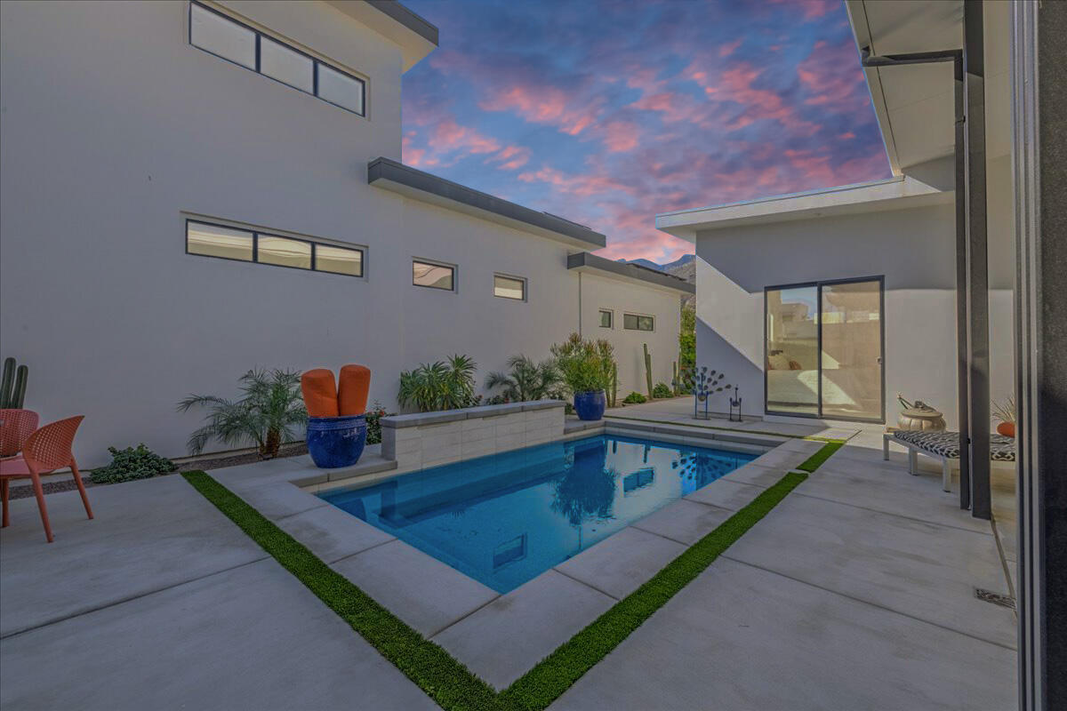 151 Holliday Way Palm Springs, CA 92262 - Photo 38 of 40 33-Pool