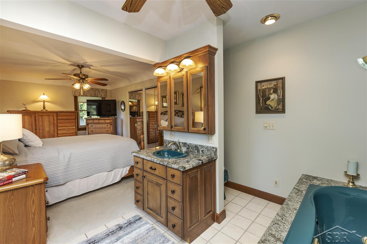 8265 McCarty Road Saginaw, MI 48603 - Photo 21 of 70 50056649-20.JPG