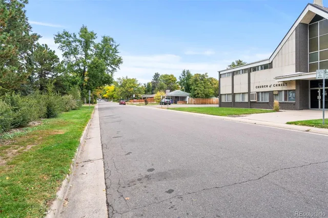 $1,200,000 | 1150-60 North Dahlia Street North, Denver, CO 80220