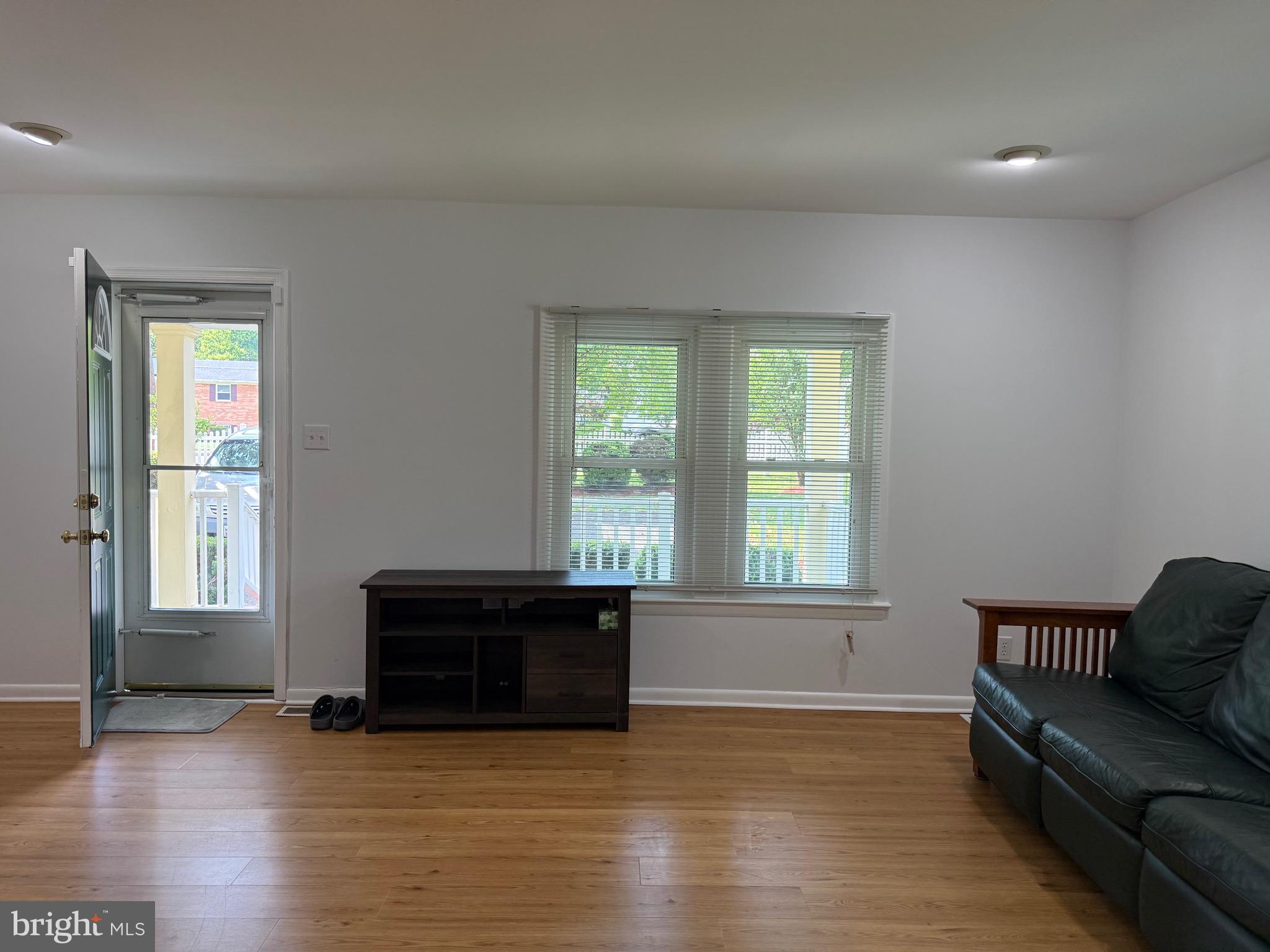8110 Allentown Road Fort Washington, MD 20744 - Photo 19 of 41 living room