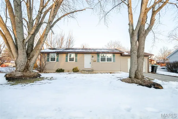 $170,000 | 4709 Snow White Terrace, Alton, IL 62002