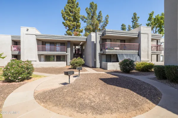 $165,000 | 3329 West Danbury Drive, Unit F211, Phoenix, AZ 85053