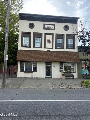 $1,250 | 132 Broad Street, Unit 2, Schuylerville, NY 12871