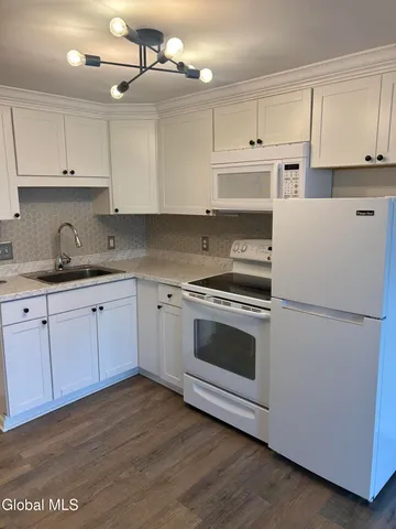 $1,250 | 132 Broad Street, Unit 2, Schuylerville, NY 12871