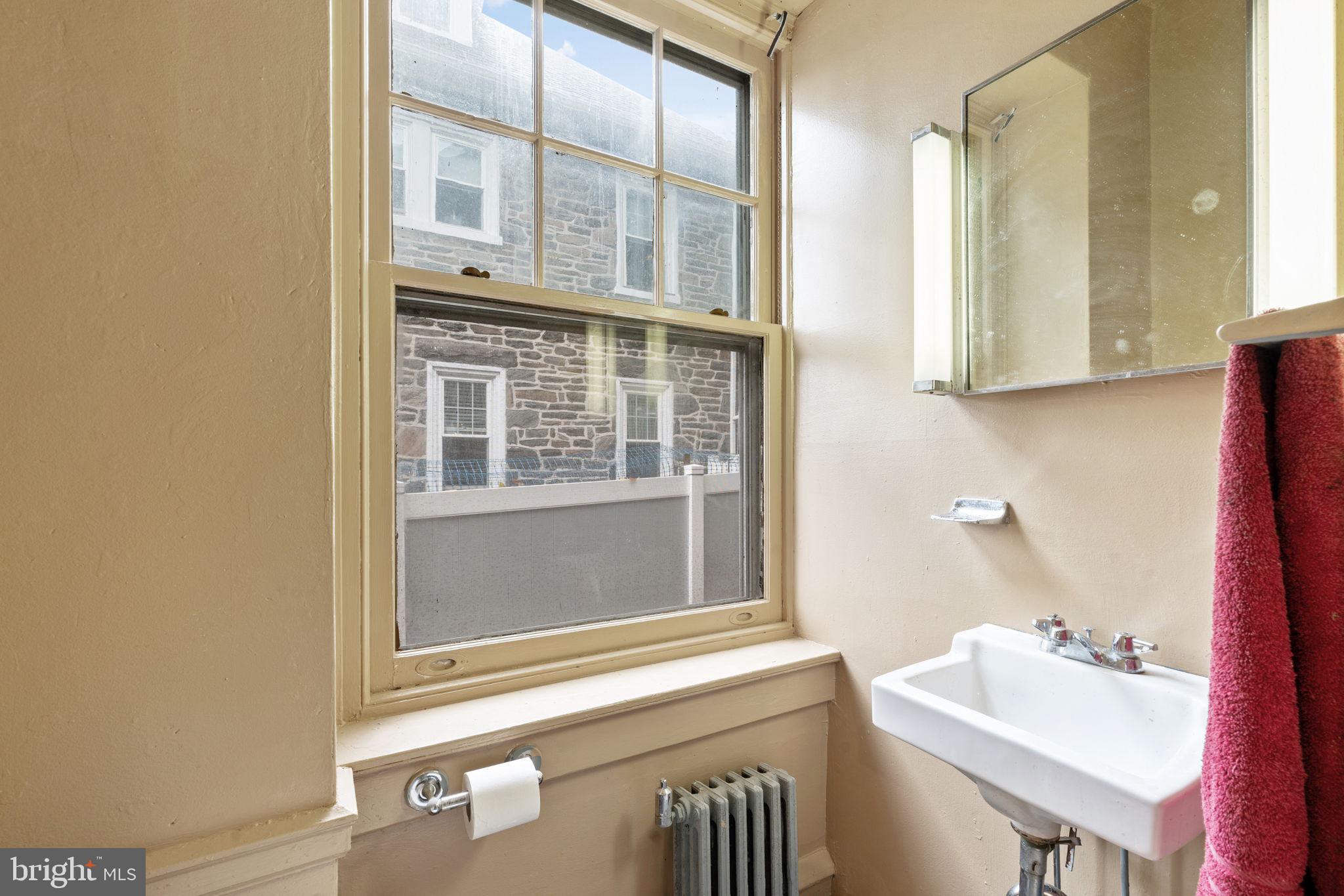 902 Wynnewood Road Philadelphia, PA 19151 - Photo 8 of 30 Gallery Image 8