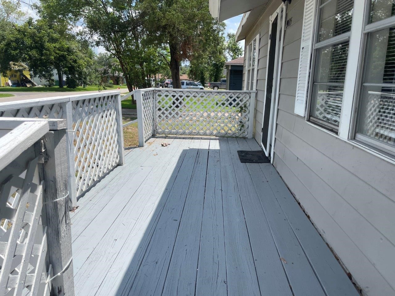 905 North Arcola Street Angleton, TX 77515 - Photo 3 of 17 a view of deck with wooden floor and seating space