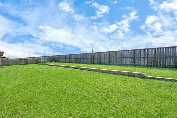a view of a yard