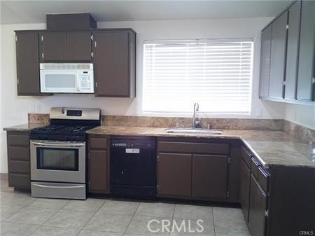 68380 Risueno Road Cathedral City, CA 92234 - Photo 10 of 25 Kitchen