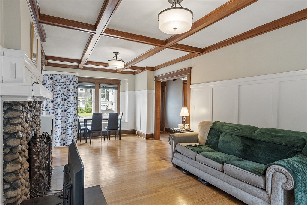 147 Belvidere Street Springfield, MA 01108 - Photo 15 of 35