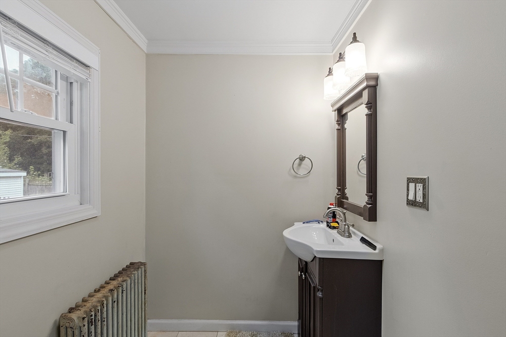 147 Belvidere Street Springfield, MA 01108 - Photo 21 of 35