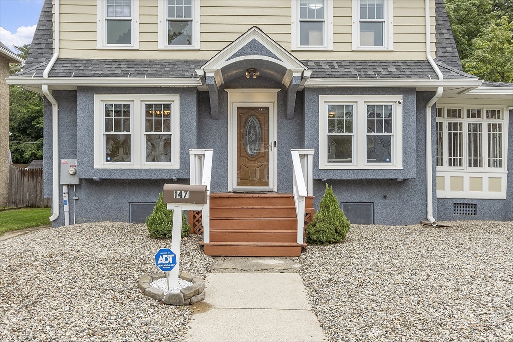 147 Belvidere Street Springfield, MA 01108 - Photo 4 of 35