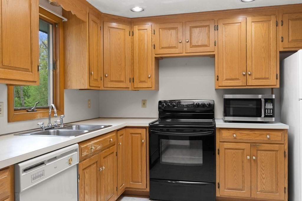 24 Baldpate Road Georgetown, MA 01833 - Photo 8 of 33