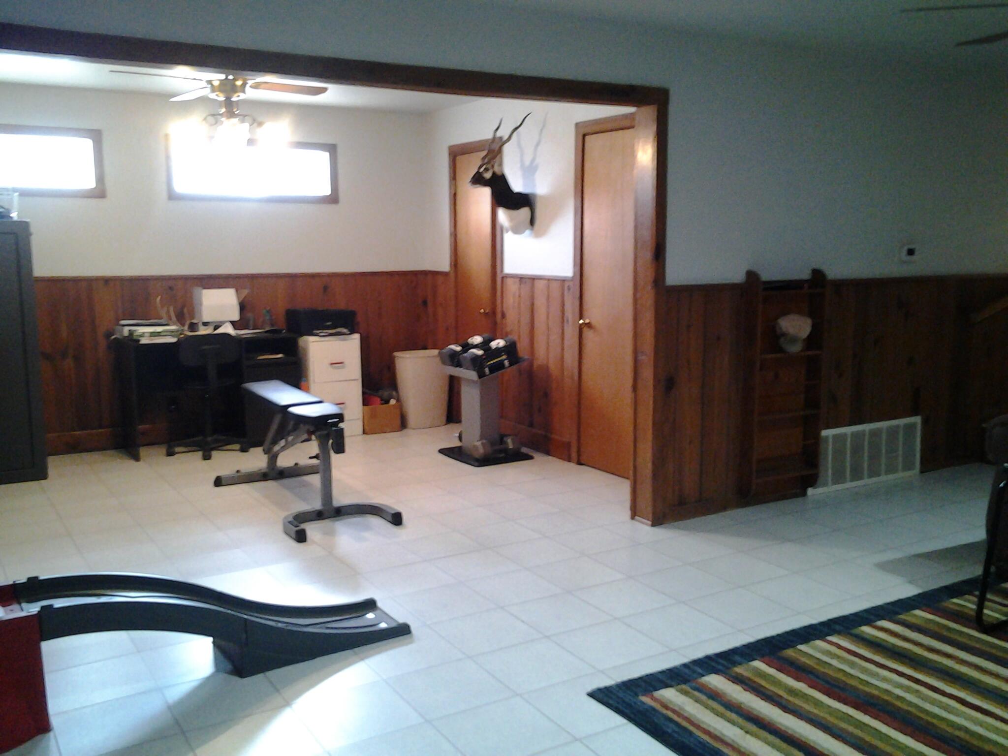 213 Highland Drive Lamesa, TX 79331 - Photo 15 of 20 Living Room 2.3
