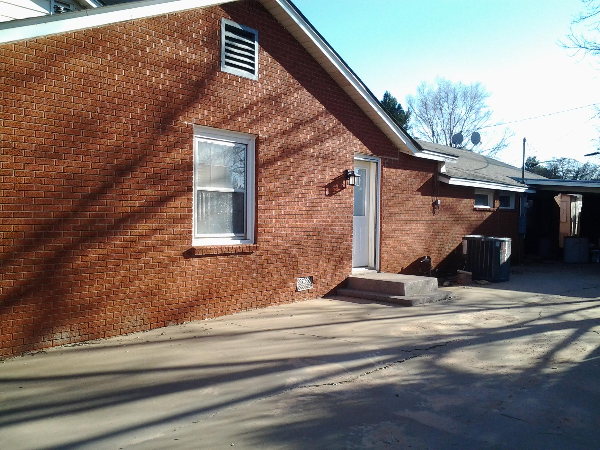 213 Highland Drive Lamesa, TX 79331 - Photo 20 of 20 Side driveway