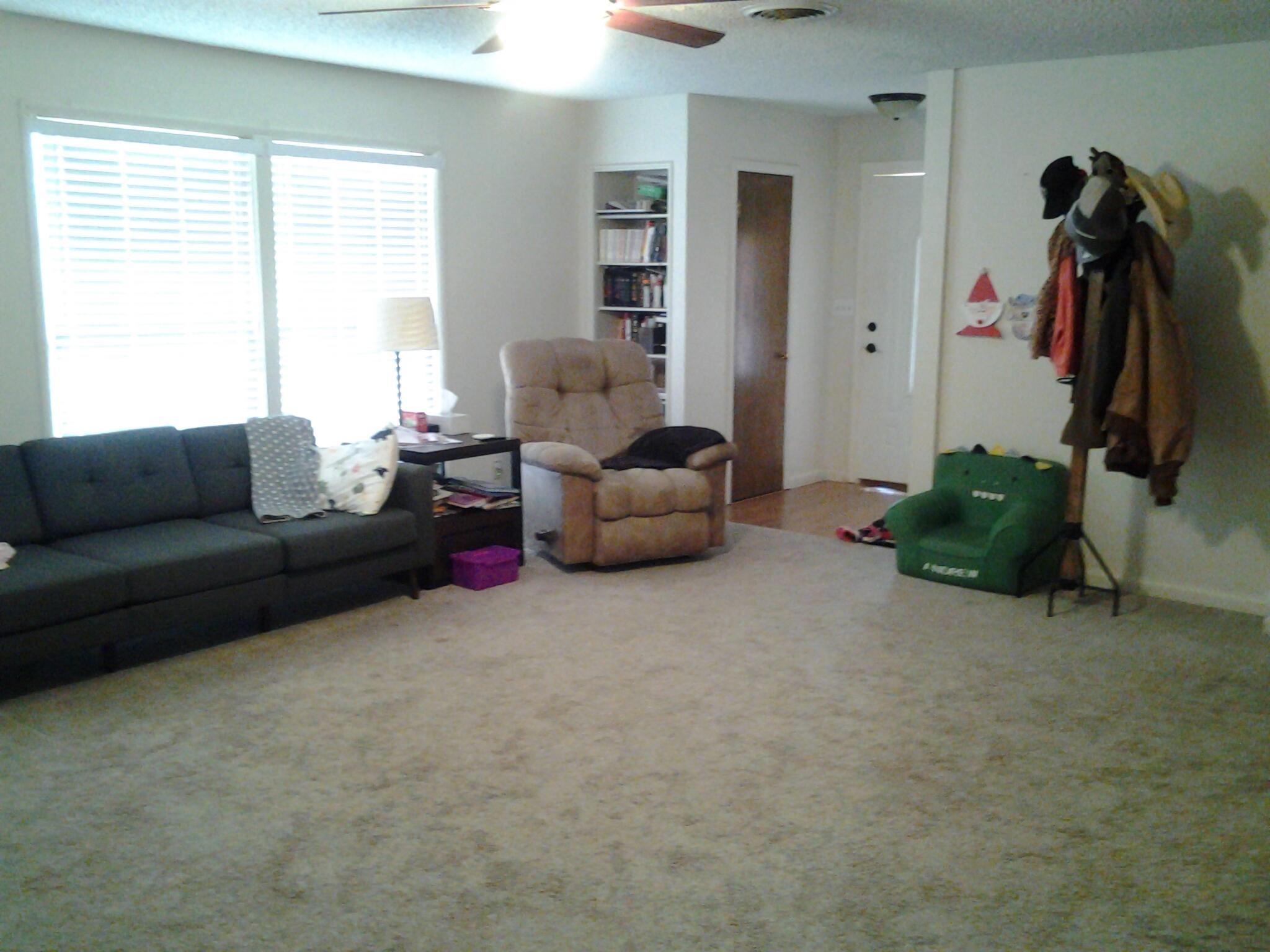 213 Highland Drive Lamesa, TX 79331 - Photo 3 of 20 Living Room (1.2)