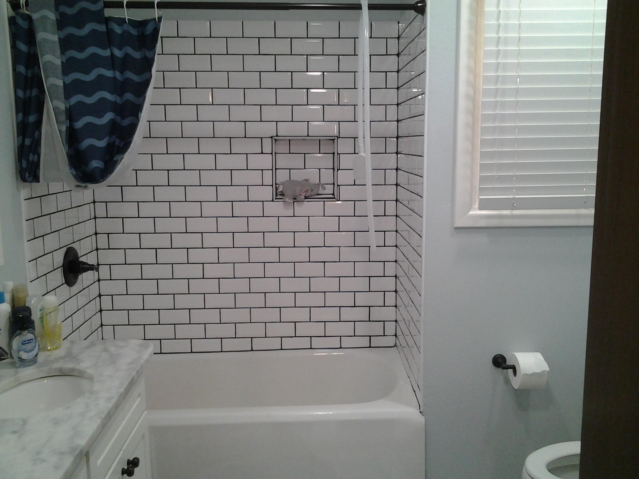 213 Highland Drive Lamesa, TX 79331 - Photo 6 of 20 Main bathroom