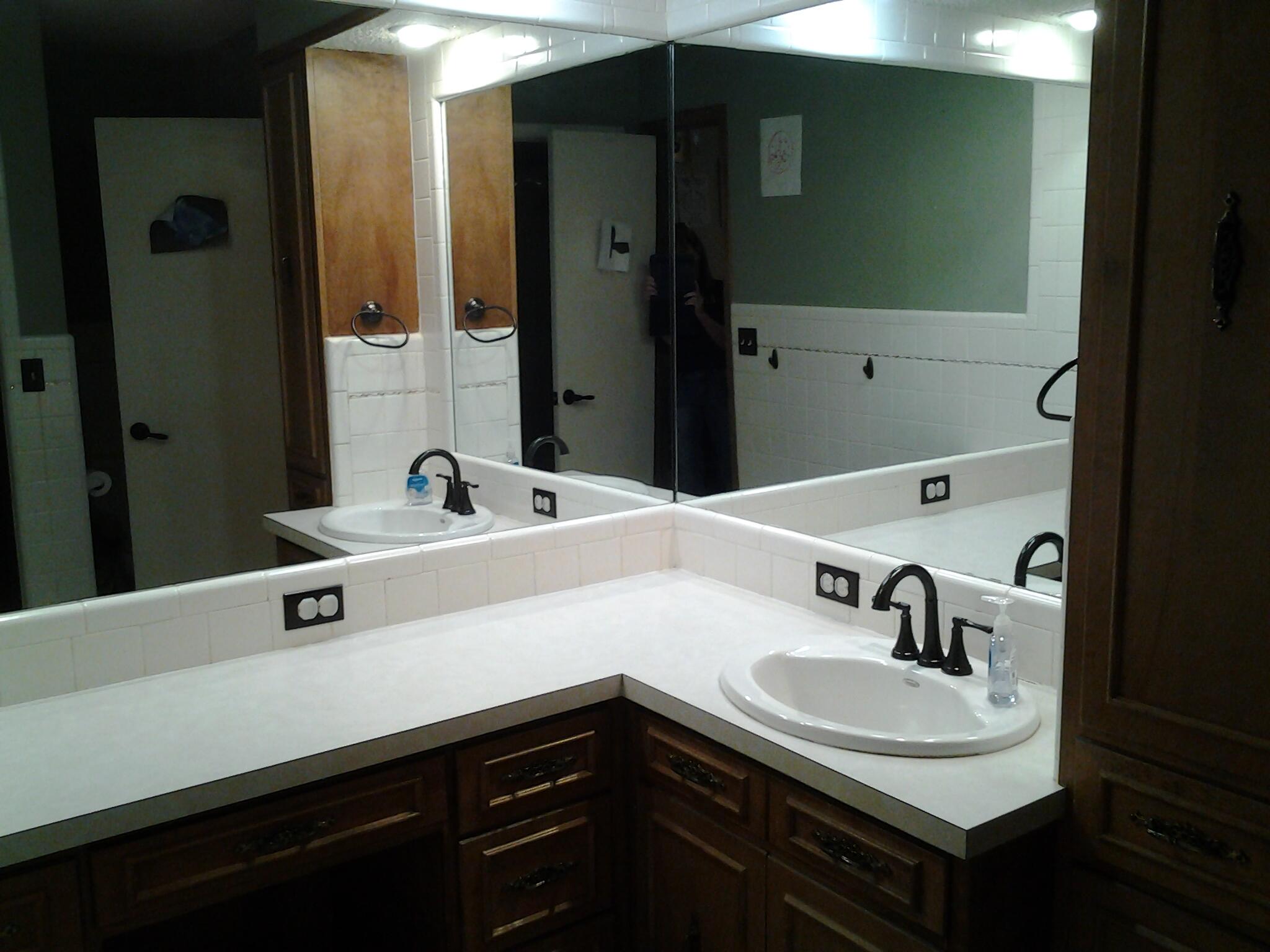 213 Highland Drive Lamesa, TX 79331 - Photo 9 of 20 Bathroom 2