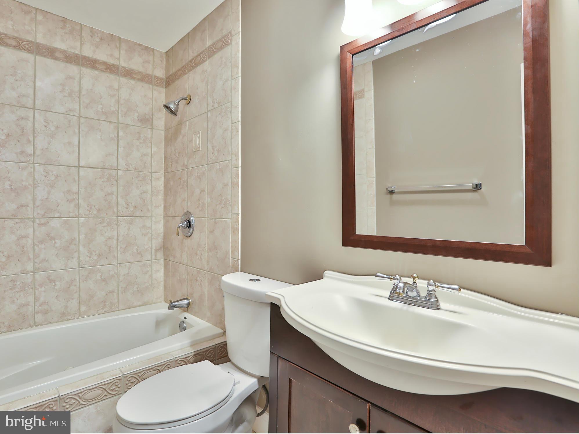 7804 Ruanne Court Pasadena, MD 21122 - Photo 14 of 30 Bath