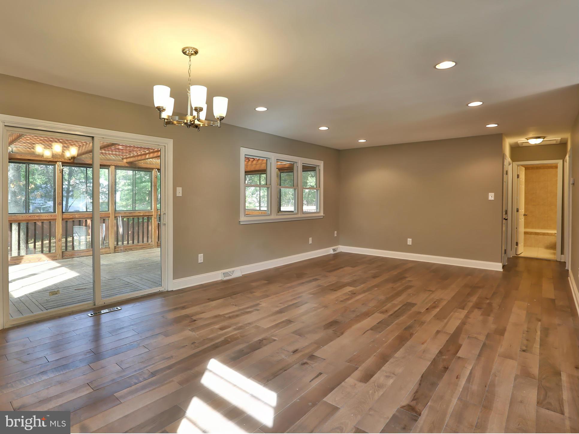 7804 Ruanne Court Pasadena, MD 21122 - Photo 3 of 30 Living Room