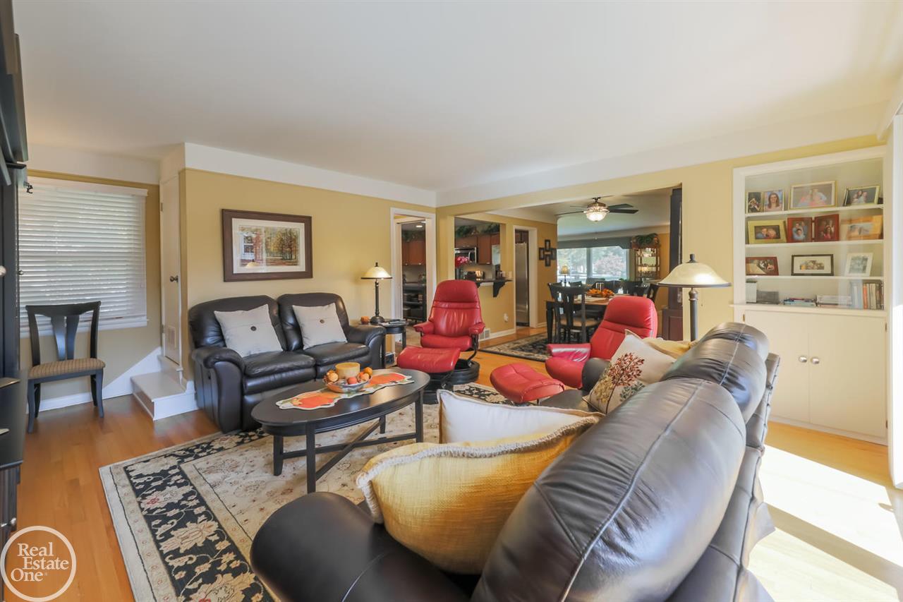 1391 Fairholme Road Grosse Pointe, MI 48236 - Photo 13 of 55 50001931-13.JPG