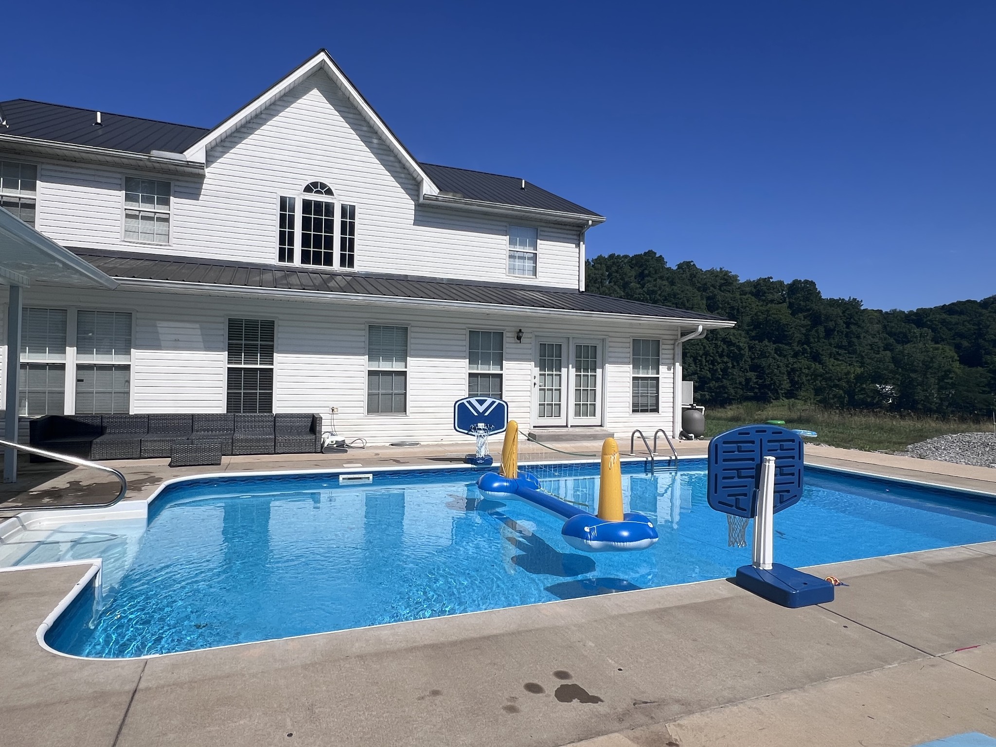 420 Long Branch Road Lawrenceburg, TN 38464 - Photo 2 of 18