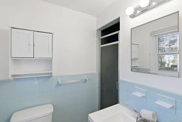 $2,700 | 8 Cherryfield Drive, West Hartford, CT 06107