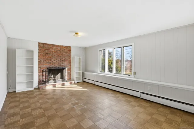 $2,700 | 8 Cherryfield Drive, West Hartford, CT 06107