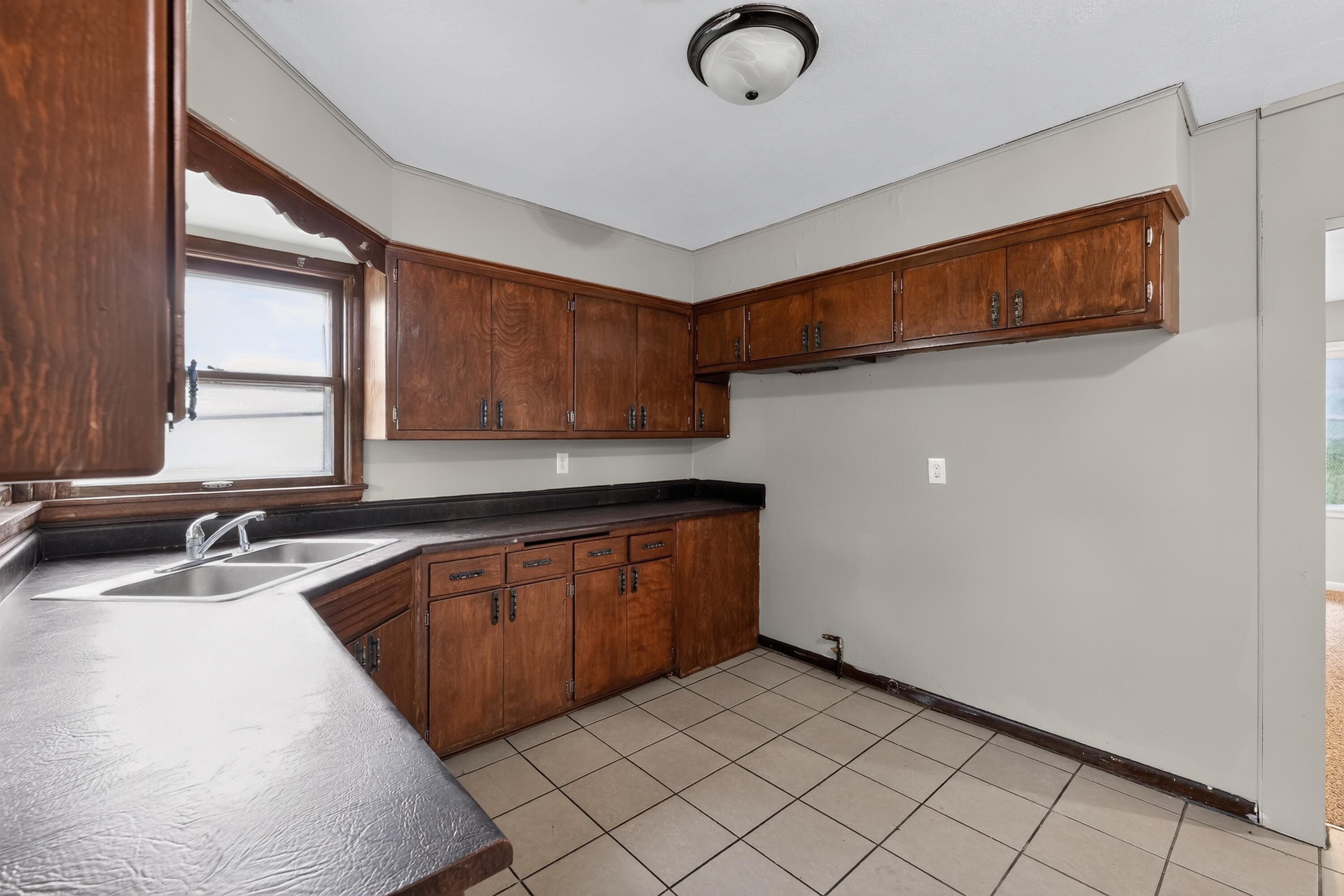 8000 West Mill Road Milwaukee, WI 53218 - Photo 19 of 44 19_8000_W_Mill_Rd-Kitchen-8706