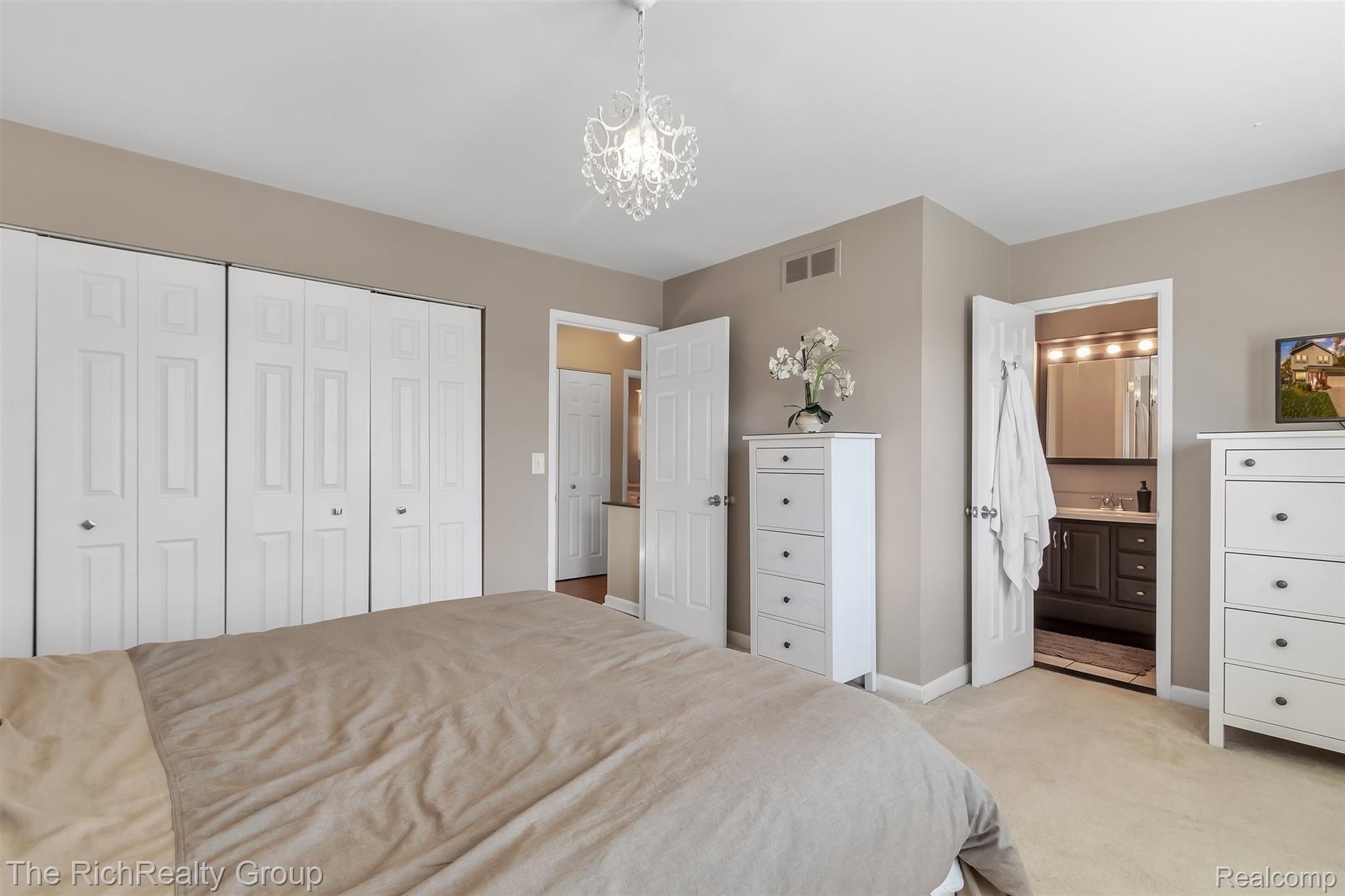 41874 Ridge Road East Novi, MI 48375 - Photo 23 of 42 23-41874 Ridge Rd E.jpg