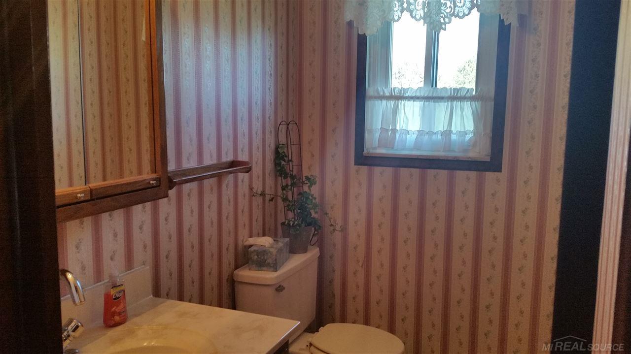 14888 Sullivan Road Capac, MI 48014 - Photo 13 of 50 31266994-12.JPG