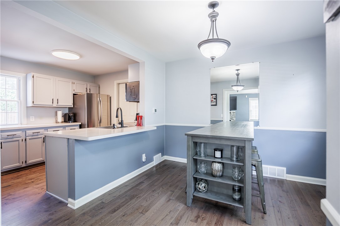 105 Oneta Road Irondequoit, NY 14617 - Photo 5 of 36