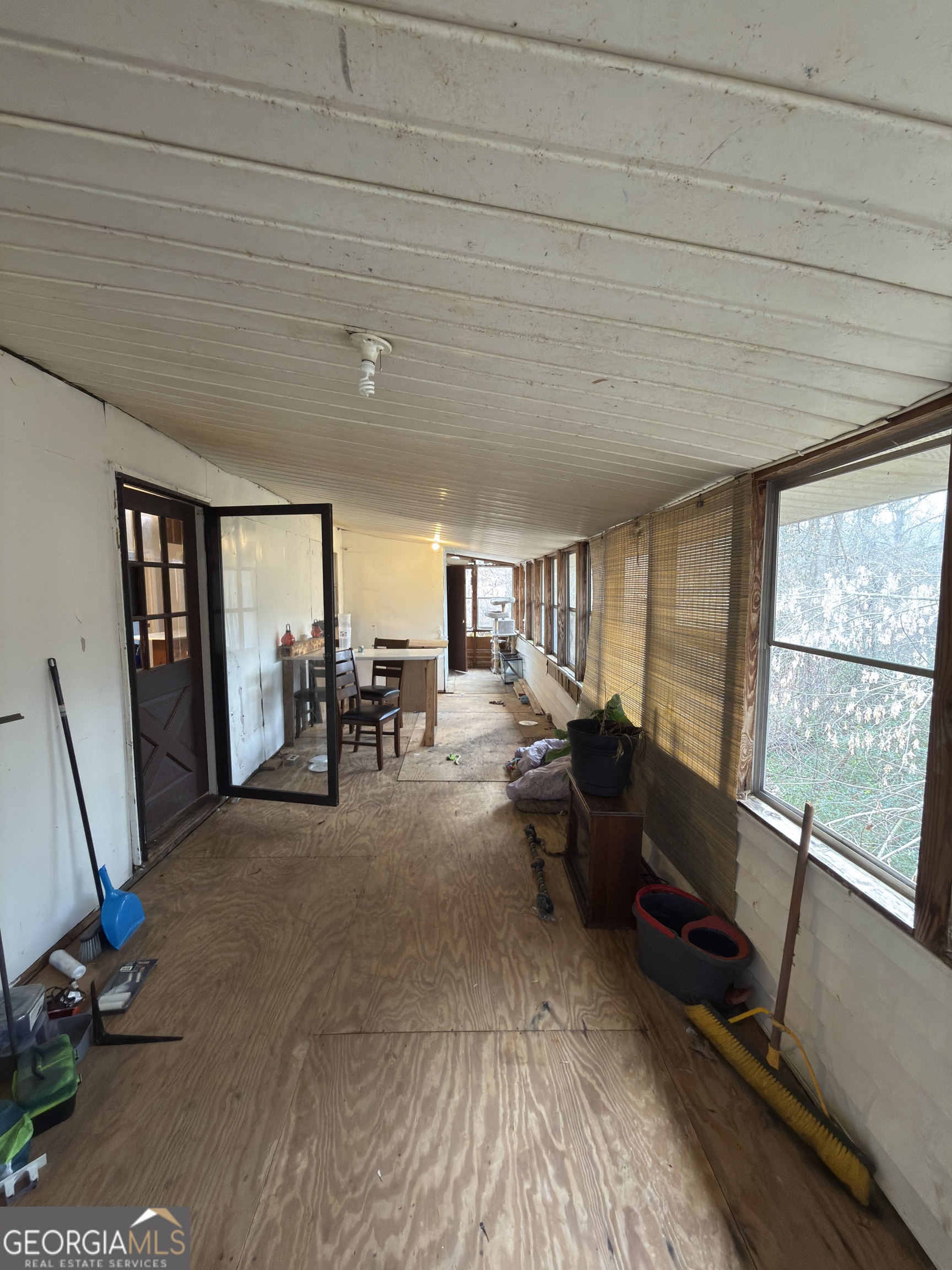 72 Ridgeview Court Lavonia, GA 30553 - Photo 30 of 47 a living room with furniture rug and a large window