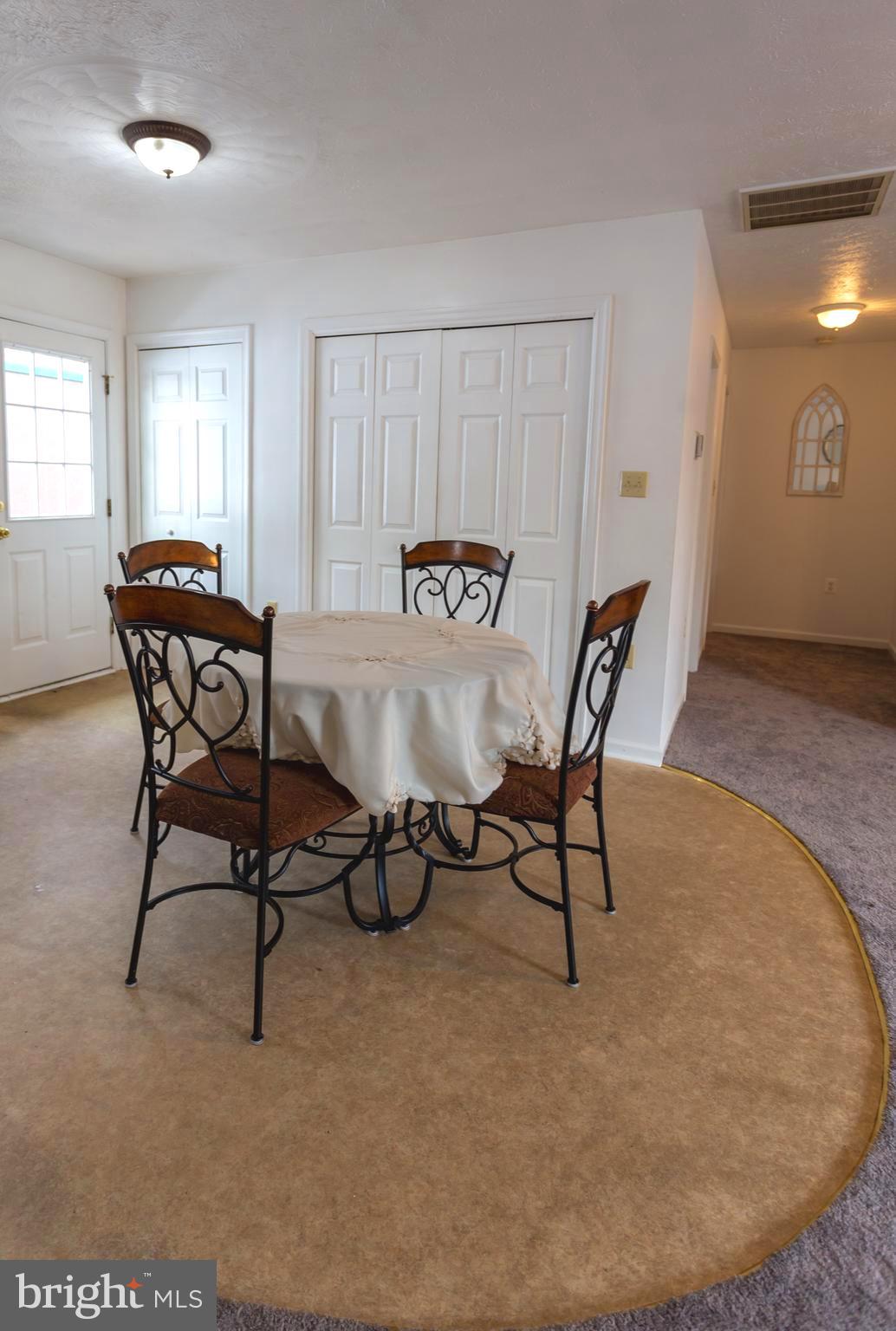 100 Inca Trail Winchester, VA 22602 - Photo 6 of 30 Dining area
