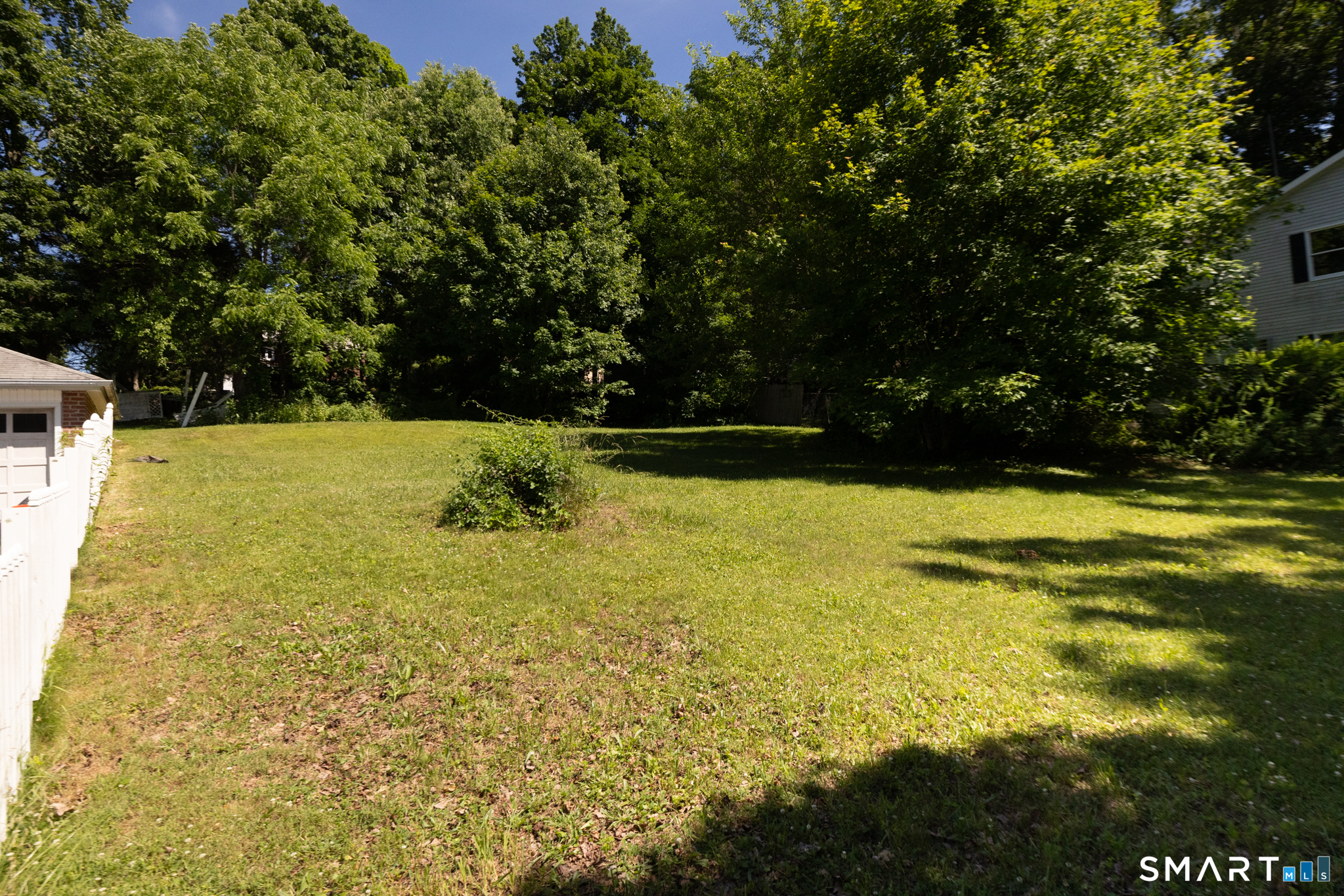 33 Maplewood Street Waterbury, CT 06708 - Photo 13 of 19