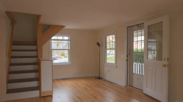 $1,950 | 3 Howard Avenue, Branford, CT 06405