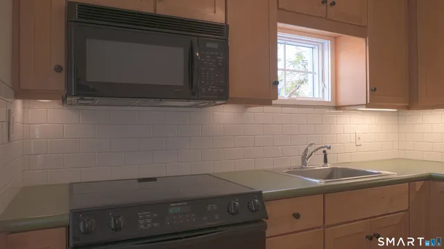 $1,950 | 3 Howard Avenue, Branford, CT 06405