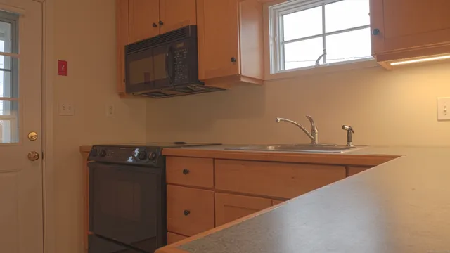 $1,950 | 3 Howard Avenue, Branford, CT 06405