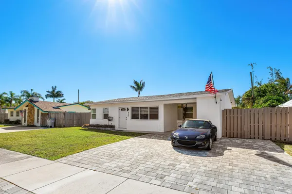 $438,500 | 950 Northeast 23rd Place, Pompano Beach, FL 33064
