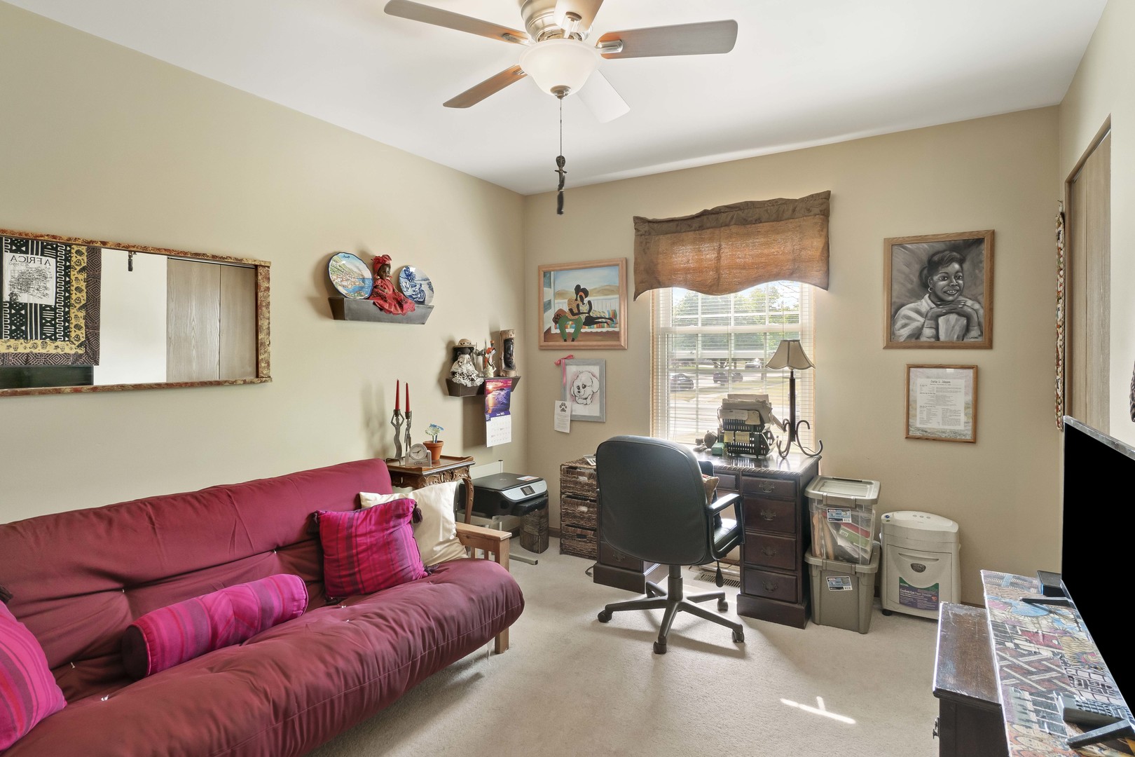 374 Fox Bend Circle Bolingbrook, IL 60440 - Photo 20 of 32 a livingroom with workspace couch and a window