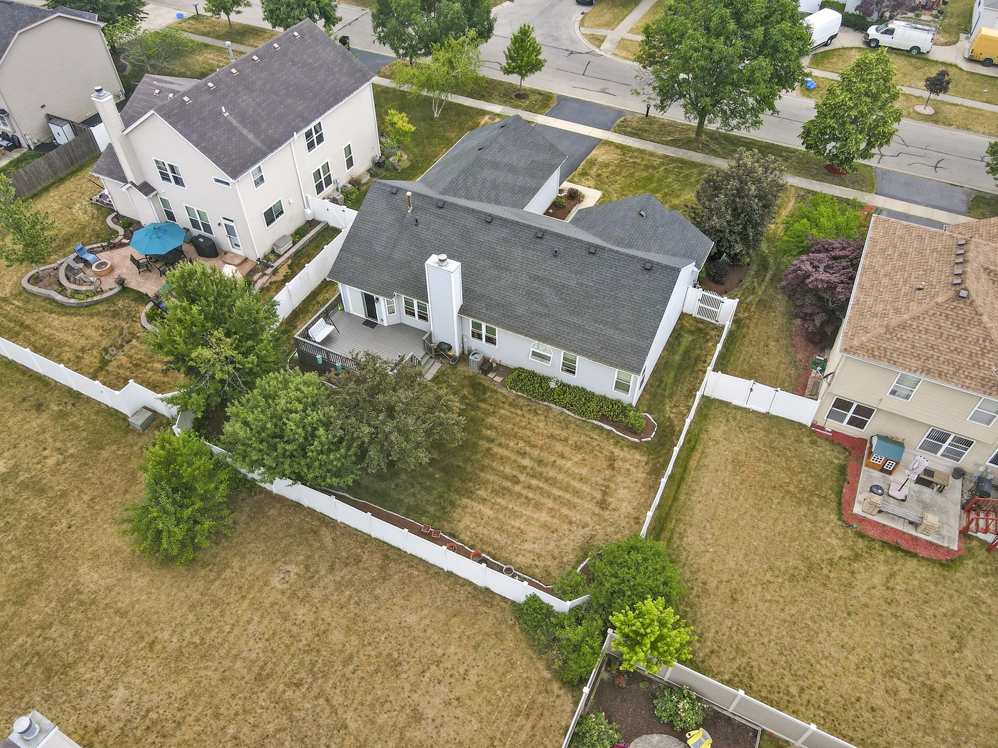 374 Fox Bend Circle Bolingbrook, IL 60440 - Photo 29 of 32 an aerial view of multiple houses with yard