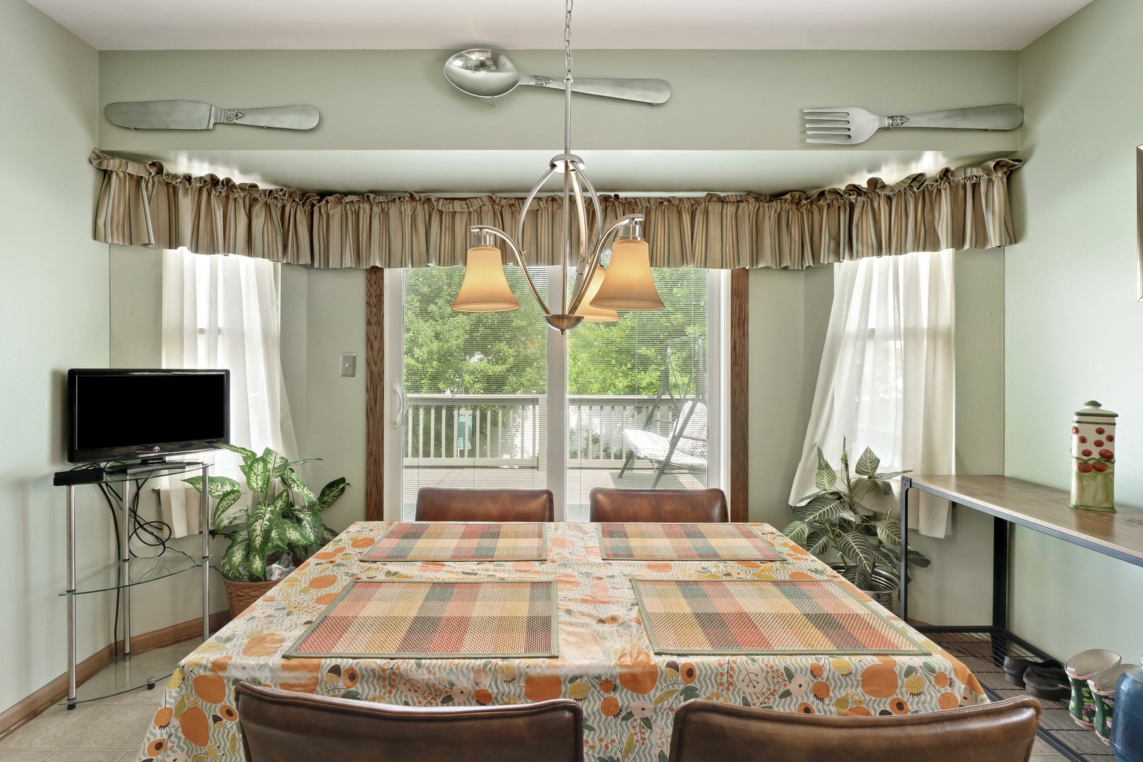 374 Fox Bend Circle Bolingbrook, IL 60440 - Photo 8 of 32 a room with balcony a bed and a table