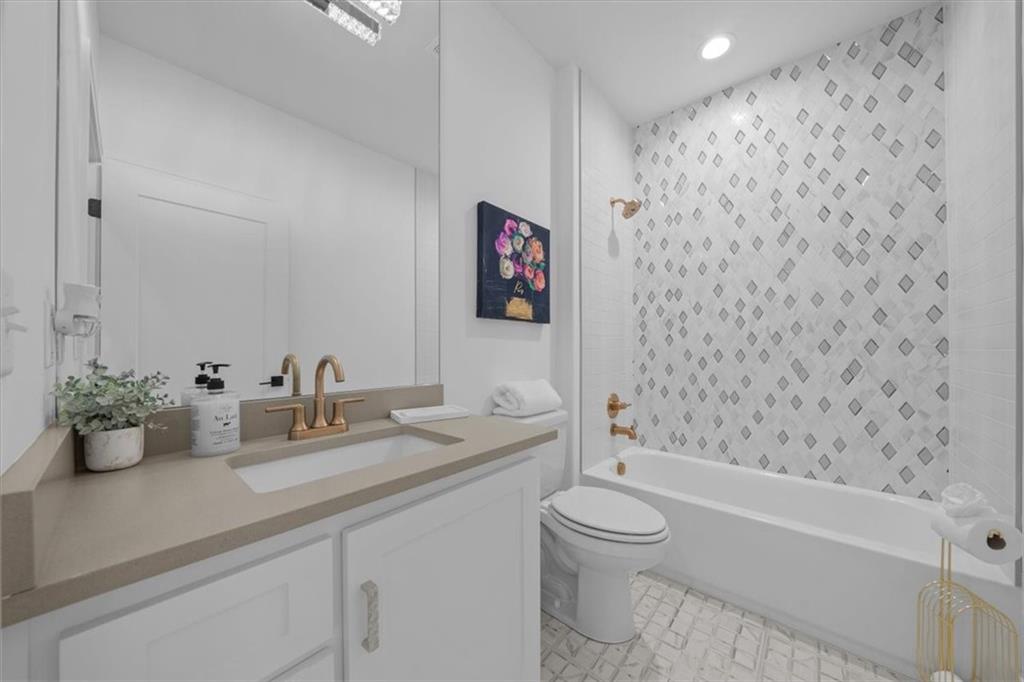 793 Northeast Algonquin Street, Unit A Lee's Summit, MO 64064 - Photo 3 of 28