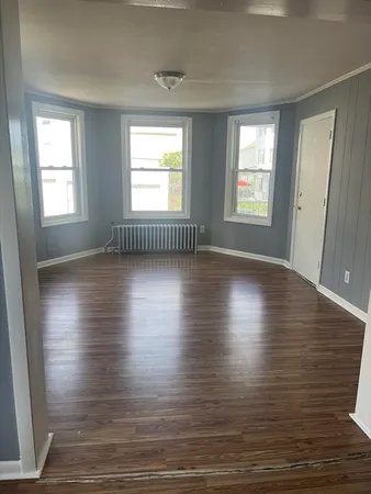 $1,650 | 246 Eagle Street, Unit 1W, Fall River, MA 02721