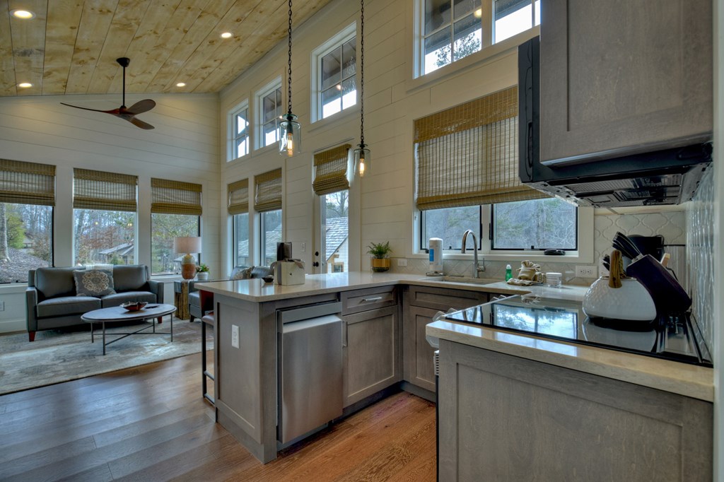 Hc9 Old Toccoa Loop Mineral Bluff, GA 30559 - Photo 21 of 41 a kitchen with lots of counter top space
