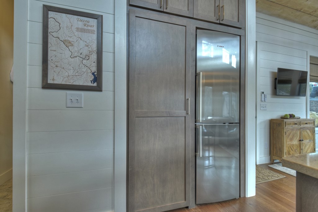 Hc9 Old Toccoa Loop Mineral Bluff, GA 30559 - Photo 22 of 41 a bathroom with a glass shower door