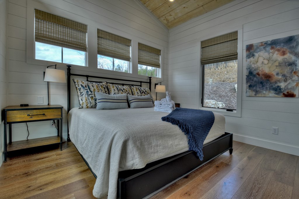 Hc9 Old Toccoa Loop Mineral Bluff, GA 30559 - Photo 26 of 41 a bedroom with a bed and window