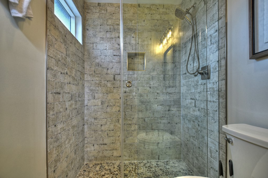 Hc9 Old Toccoa Loop Mineral Bluff, GA 30559 - Photo 28 of 41 a bathroom with a shower