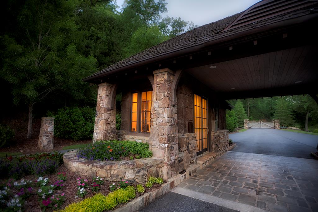 Hc9 Old Toccoa Loop Mineral Bluff, GA 30559 - Photo 34 of 41 a front view of a house having yard