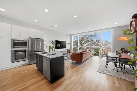 $725,000 | 816 North Wood Street, Unit 3N, Chicago, IL 60622