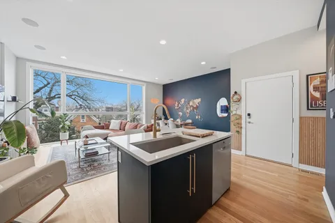 $725,000 | 816 North Wood Street, Unit 3N, Chicago, IL 60622